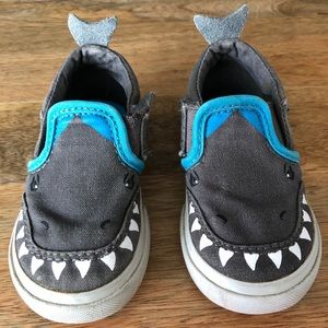 Vans slip-on shark shoes size 5 🦈